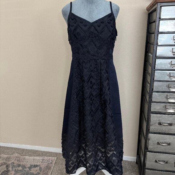 Preowned Ted Baker Leeeo Mixed Geo Lace Midi Dress, Navy, Ted Size 3 (US 8) - Picture 1 of 12